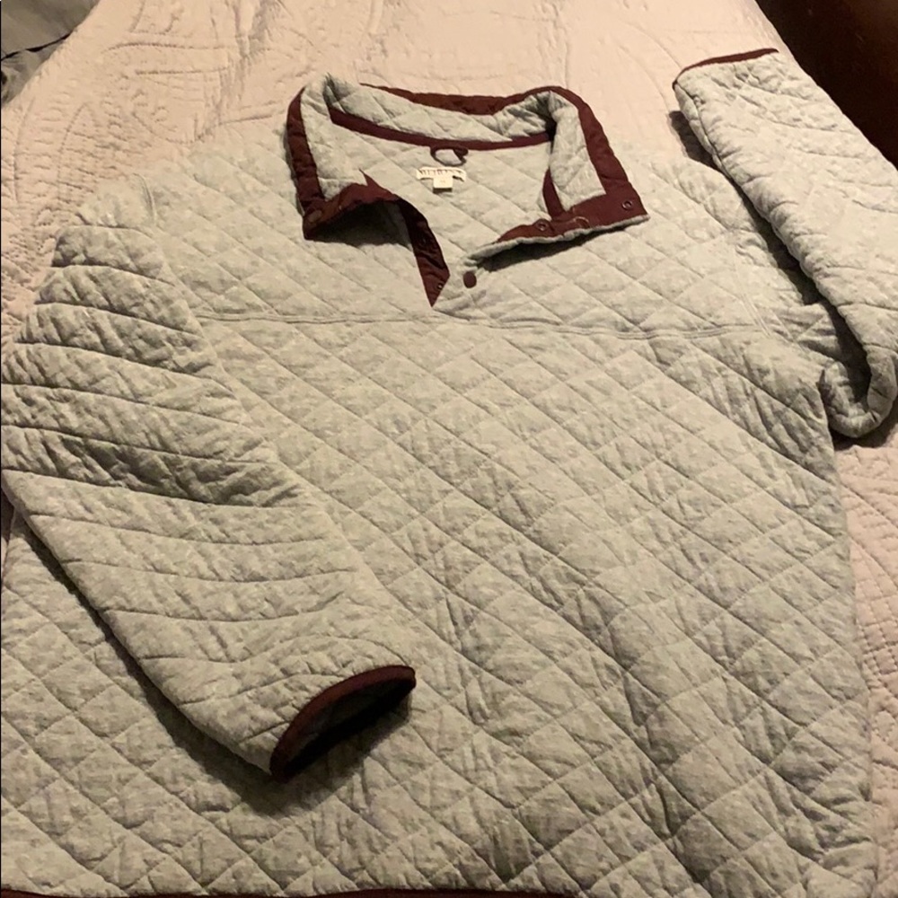 Quilted heather gray pull over